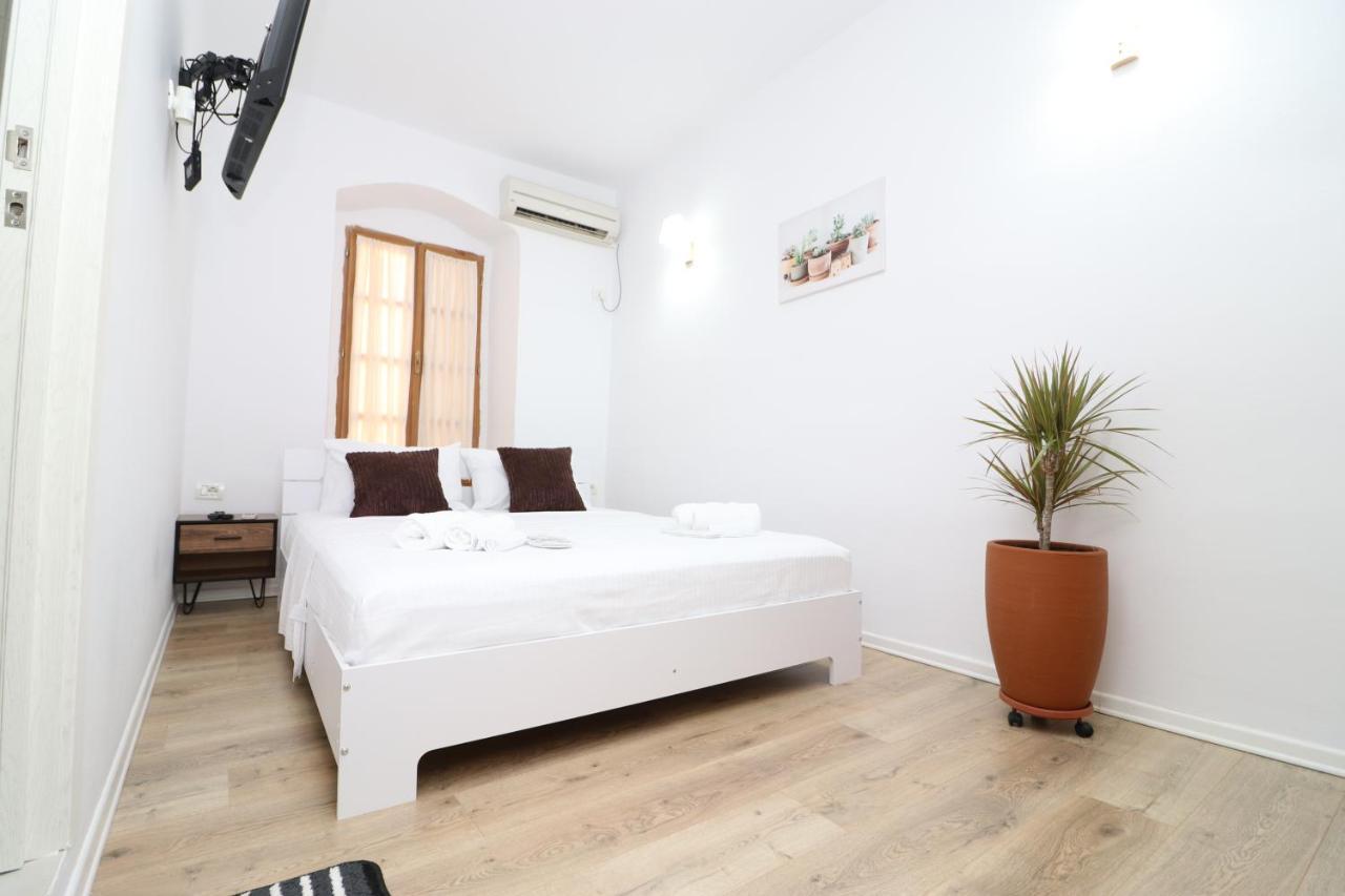 Gaia Bed & Breakfast Vlore Ngoại thất bức ảnh