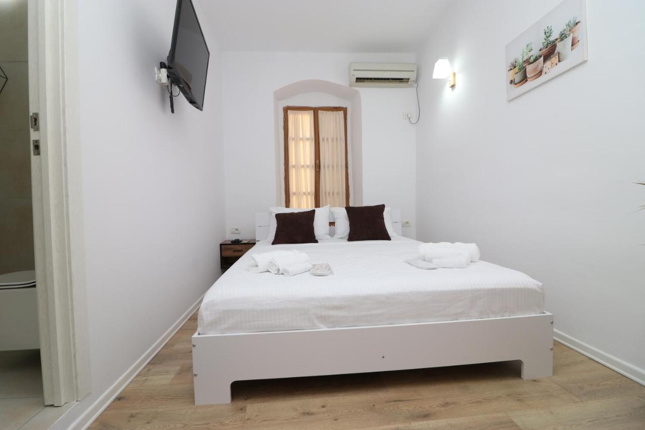 Gaia Bed & Breakfast Vlore Ngoại thất bức ảnh