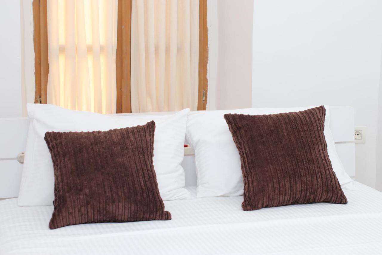 Gaia Bed & Breakfast Vlore Ngoại thất bức ảnh