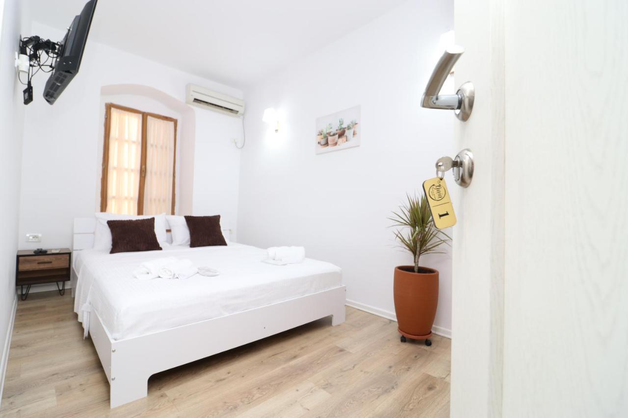 Gaia Bed & Breakfast Vlore Ngoại thất bức ảnh