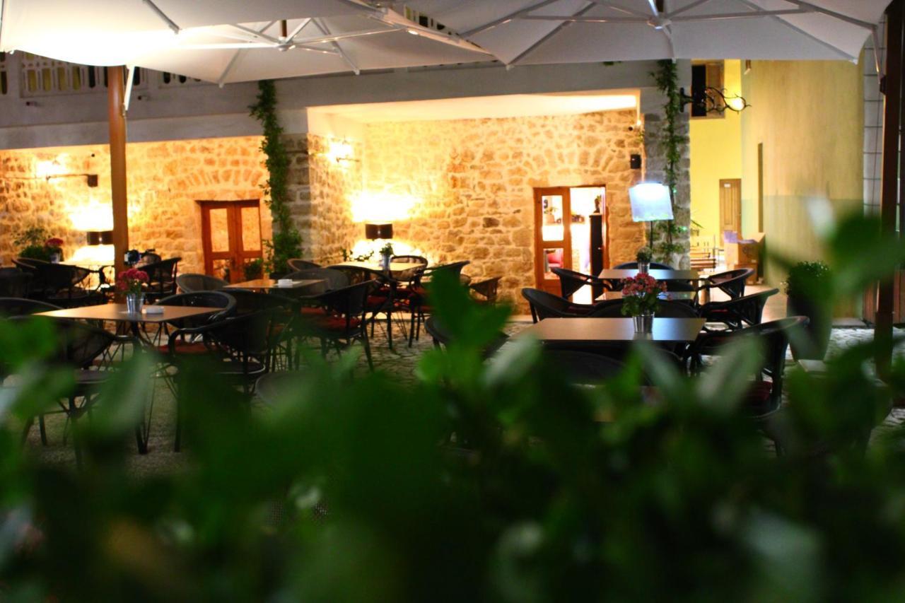 Gaia Bed & Breakfast Vlore Ngoại thất bức ảnh